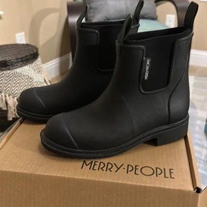 New in box! Merry People Bobbi Rain Boots in Black Size 37 = Size 6/7(see chart)